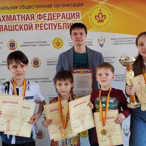 СОШ 1 ПОБЕДИТЕЛИ РЕСПУБЛИКАНСКОГО ФЕСТИВАЛЯ "ЧУДО-ШАШКИ"