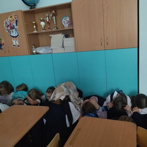Тактико-специальные учения по антитеррору в корпусе на Строителей, 7