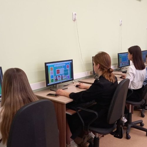 Обучающиеся МАОУ «СОШ №1» приняли участие во Всероссийском образовательном проекте «Урок Цифры».