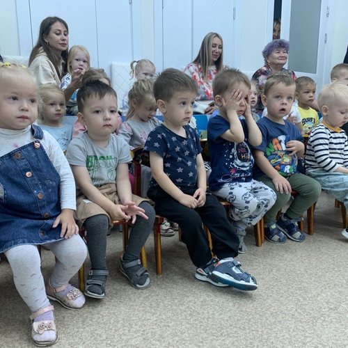 В детский сад с концертно-игровой программой "В осеннем саду"