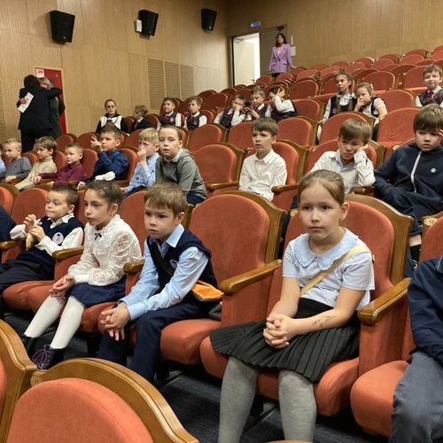 День театра в начальной школе.