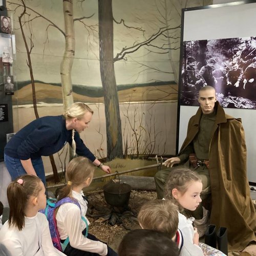 Урок мужества. Интерактивное занятие «Что в мешках носили деды, одержавшие победу!» в Музее воинской славы.