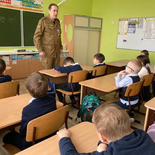 Урок мужества. Героями не рождаются - героями становятся