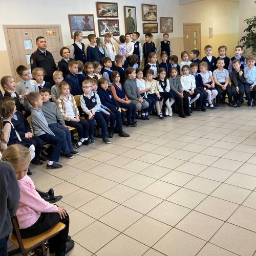 Следы и отпечатки. Школьники встретились с криминалистом.