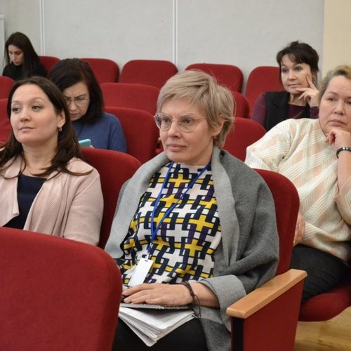 Беседа с педагогами школы "Осторожно, мошенники!"