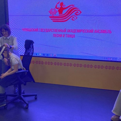 Первоклассники в мультимедийном центре "Наследие" ЧГУ
