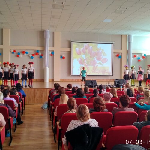 Поздравляем всех мам и учителей.