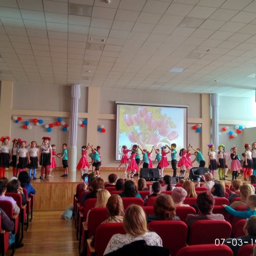 Поздравляем всех мам и учителей.