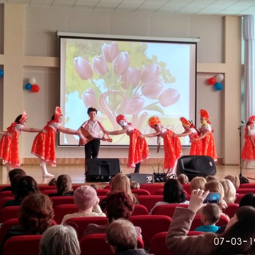 Поздравляем всех мам и учителей.