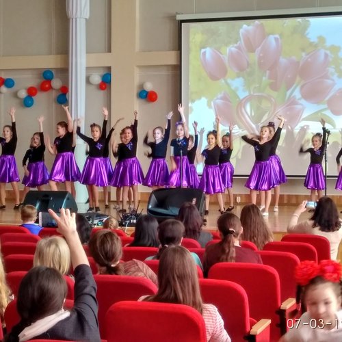 Поздравляем всех мам и учителей.