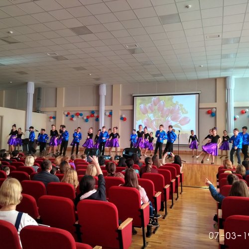 Поздравляем всех мам и учителей.