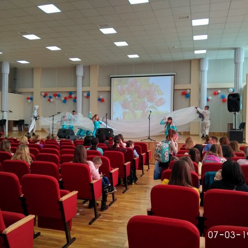 Поздравляем всех мам и учителей.