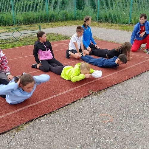 Зарядка со звездой в МАОУ "СОШ № 1", посвященная Международному дню борьбы с наркоманией
