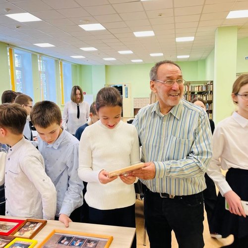 Урок Мужества. История страны в значках.