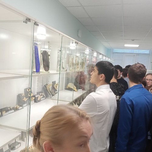 8Б на экскурсии в анатомическом музее медицинского факультета ЧГУ