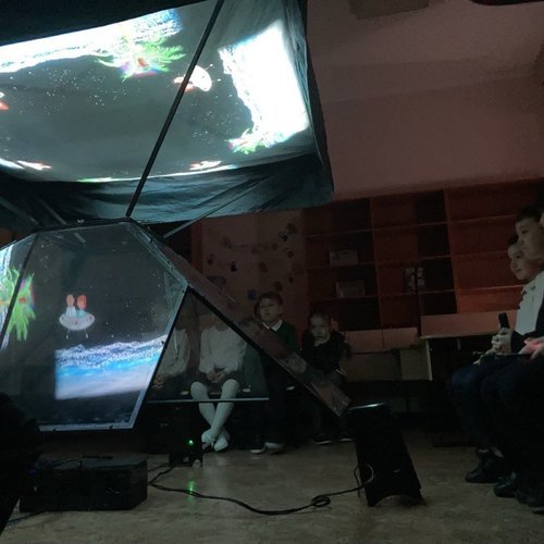 Урок гигиены в Голографической пирамиде