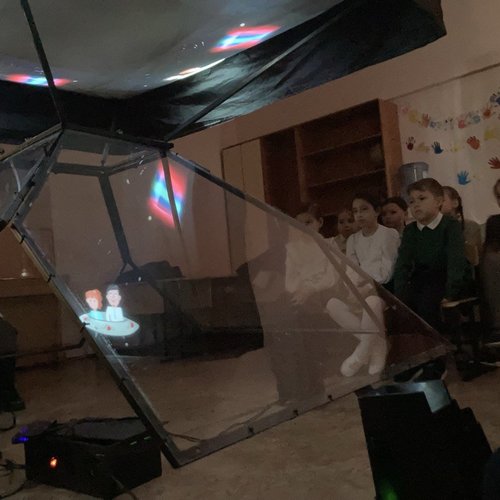 Урок гигиены в Голографической пирамиде