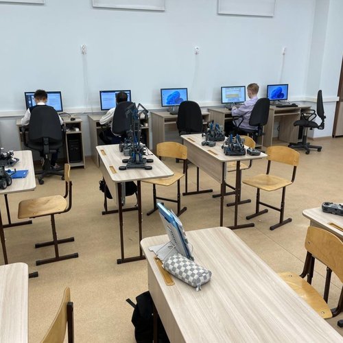 Программируем роботов на уроках информатики