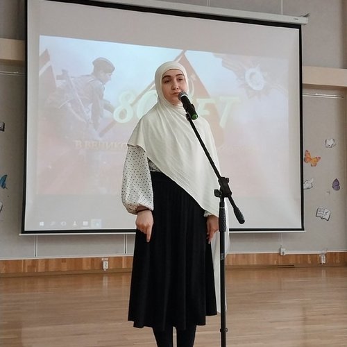 «Поклонимся великим тем годам!»