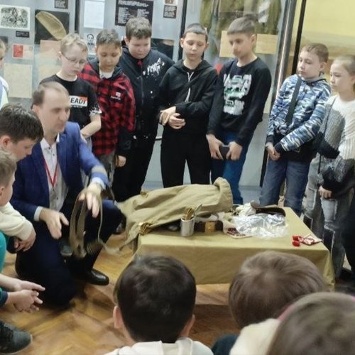 4Б на экскурсии "Вещмешок для солдата"