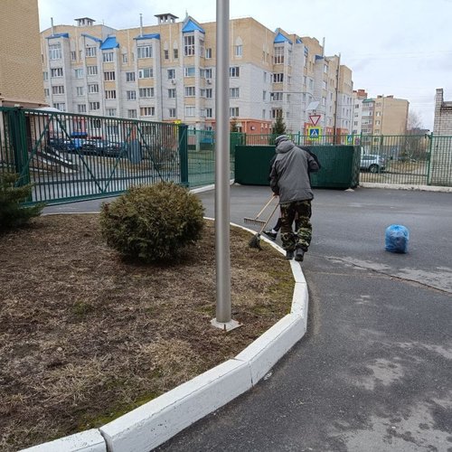 28.03.2025 - Уборка территории Строителей 7