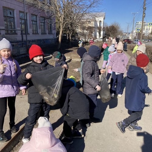 28.03.2025 - Уборка территории Ярославская 52