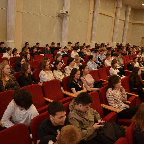 Урок Мужества. Встреча с курсантом Тюменского высшего военно-инженерного командного училища