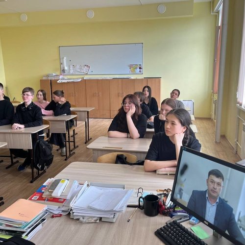 Безопасная среда. Таможенный инспектор.