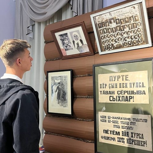 НА ВЫСТАВКУ "ХУДОЖНИКИ ПОБЕДЫ"  ПО ПУШКИНСКОЙ КАРТЕ