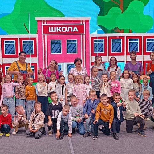 1Б на спектакле Экспериментального театра «Ты супервоклассник!»  