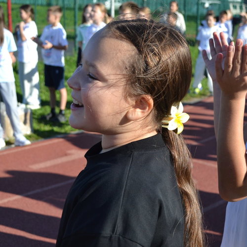 Легкоатлетическая эстафета между учениками 5-х классов.