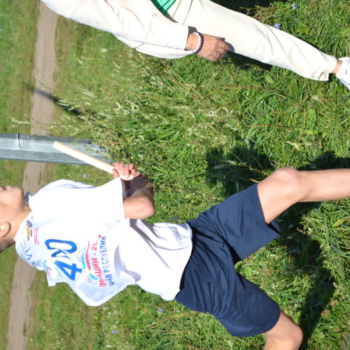 Легкоатлетическая эстафета между учениками 5-х классов.