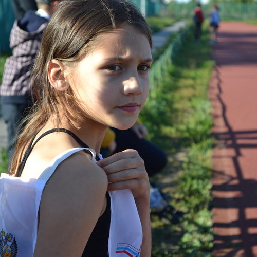 Легкоатлетическая эстафета между учениками 5-х классов.