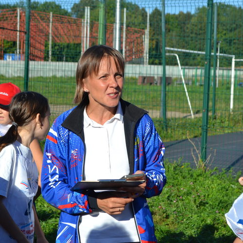 Легкоатлетическая эстафета между учениками 5-х классов.