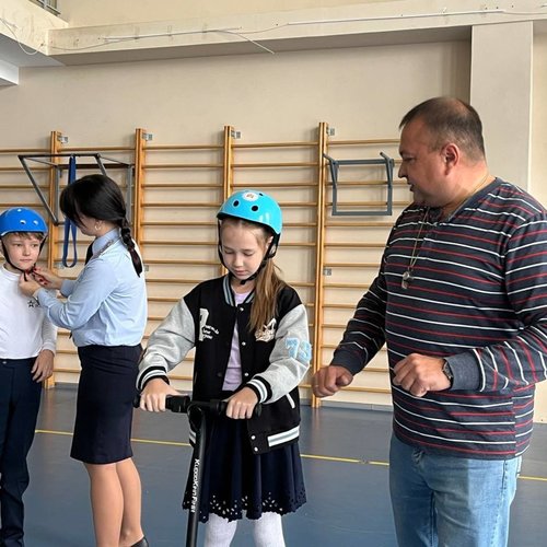 УРОКИ ПДД ВМЕСТЕ  С "ЛАБОРАТОРИЕЙ БЕЗОПАСНОСТИ"