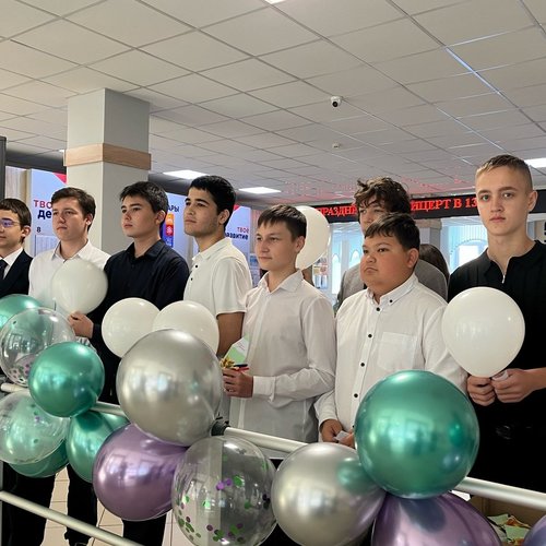 АКТИВИСТЫ ПОЗДРАВЛЯЮТ