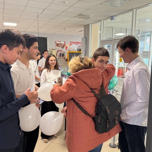 АКТИВИСТЫ ПОЗДРАВЛЯЮТ