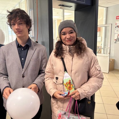 АКТИВИСТЫ ПОЗДРАВЛЯЮТ