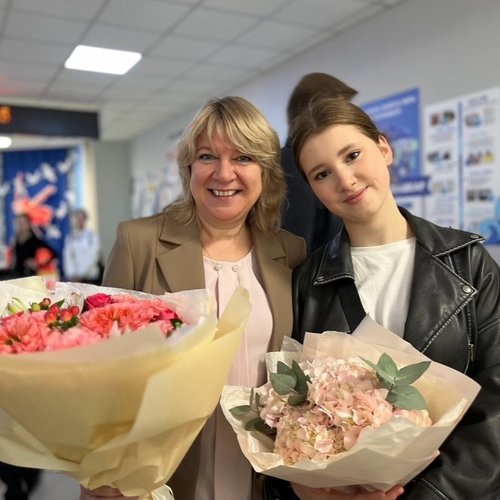 АКТИВИСТЫ ПОЗДРАВЛЯЮТ