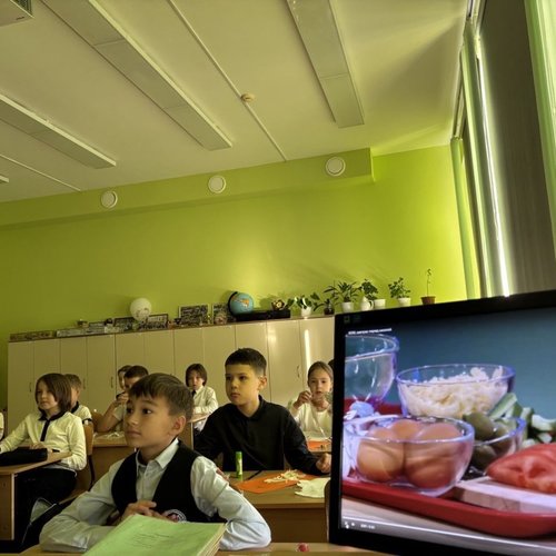 Завтрак — залог успеха в школе!: ученики младших классов СОШ №1 узнали, почему нельзя пропускать утренний приём пищи