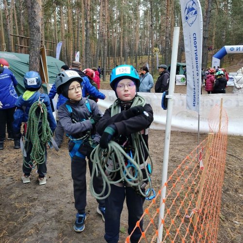 Команда СОШ 1 на республиканских соревнованиях по спортивному ориентированию  Команда СОШ 1 на республиканских соревнованиях по спортивному ориентированию