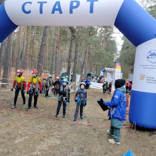 Команда СОШ 1 на республиканских соревнованиях по спортивному ориентированию  Команда СОШ 1 на республиканских соревнованиях по спортивному ориентированию