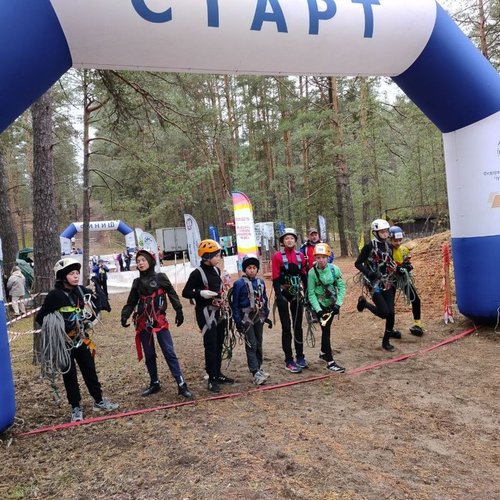 Команда СОШ 1 на республиканских соревнованиях по спортивному ориентированию  Команда СОШ 1 на республиканских соревнованиях по спортивному ориентированию