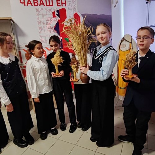 Урок в школьном музее "Хлеб всему голова" Урок в школьном музее "Хлеб всему голова"