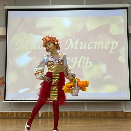 Дефиле-конкурс "Мисс и мистер Осень" Дефиле-конкурс "Мисс и мистер Осень"