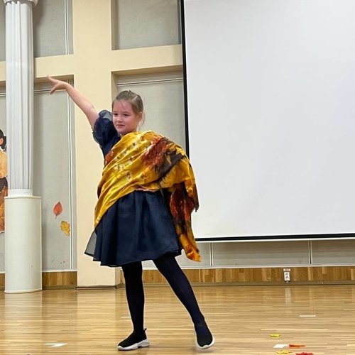 Дефиле-конкурс "Мисс и мистер Осень" Дефиле-конкурс "Мисс и мистер Осень"