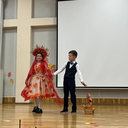 Дефиле-конкурс "Мисс и мистер Осень" Дефиле-конкурс "Мисс и мистер Осень"