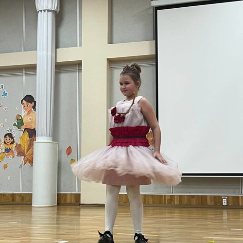 Дефиле-конкурс "Мисс и мистер Осень" Дефиле-конкурс "Мисс и мистер Осень"