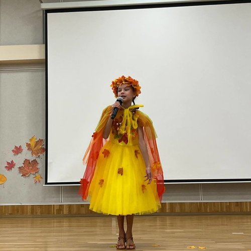 Дефиле-конкурс "Мисс и мистер Осень" Дефиле-конкурс "Мисс и мистер Осень"