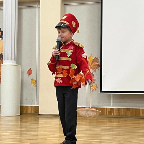 Дефиле-конкурс "Мисс и мистер Осень" Дефиле-конкурс "Мисс и мистер Осень"